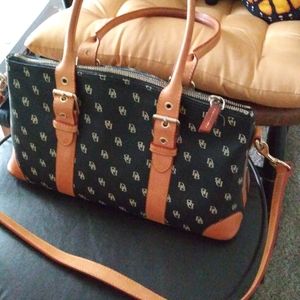 Dooney &Bourke